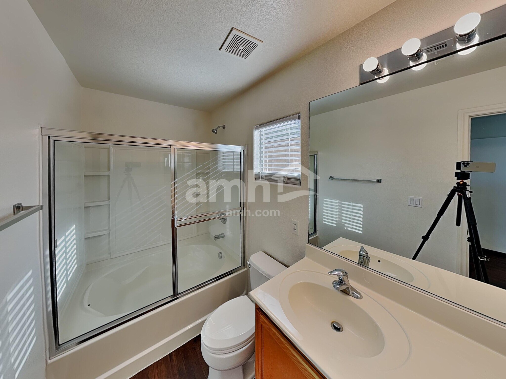 Building Photo - 5283 Railroad River Ave