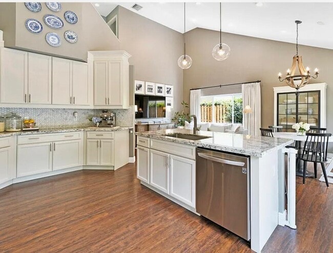 Building Photo - 1752 Harborside Cir