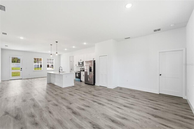 Building Photo - 2600 SW 146th Pl Rd