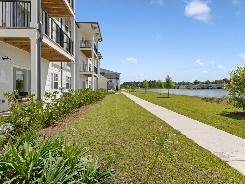 Building Photo - 14105 Epply Dr