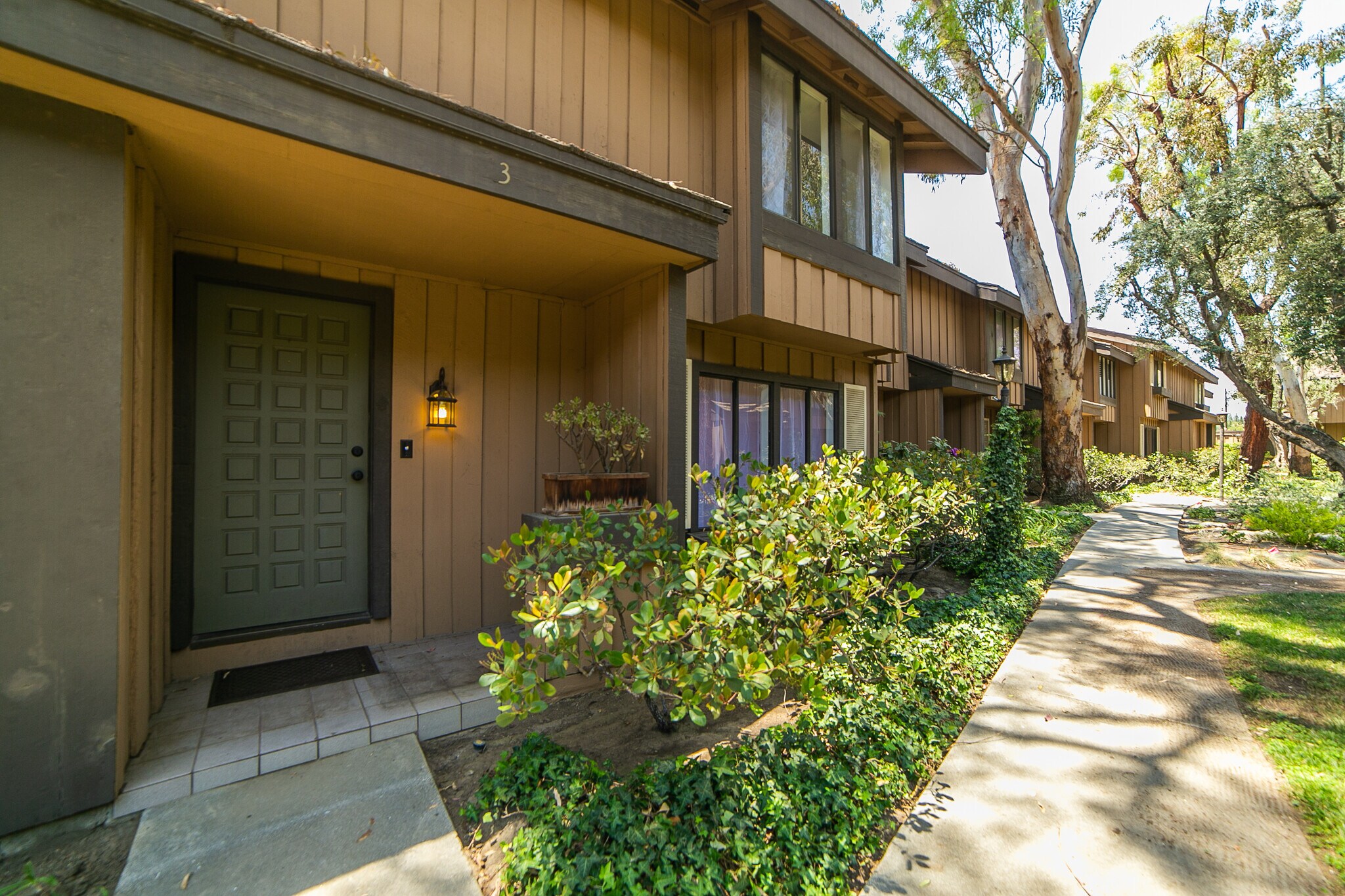 Building Photo - 9743 Reseda Blvd #3