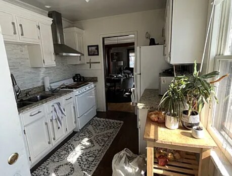 Building Photo - 3332 Grand Ave S