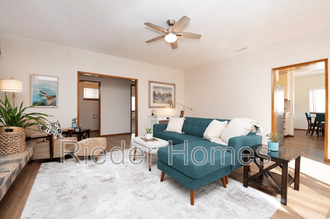 Building Photo - 1606 Hackamore Rd