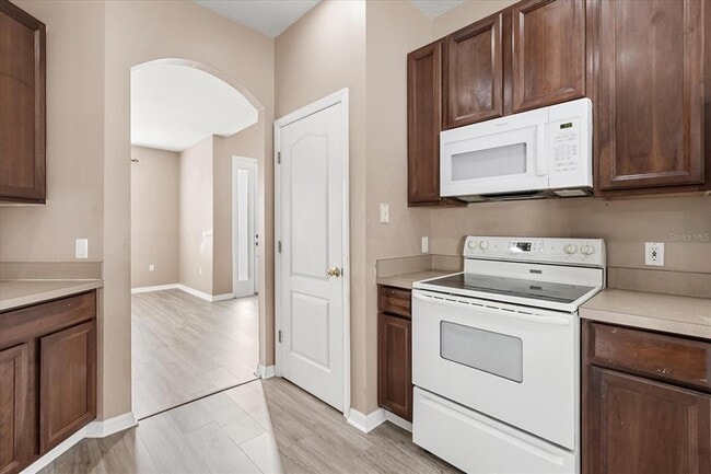 Building Photo - 3817 Blue Dasher Dr