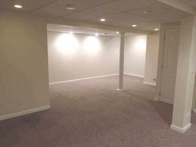 Building Photo - 274 Bay Dr