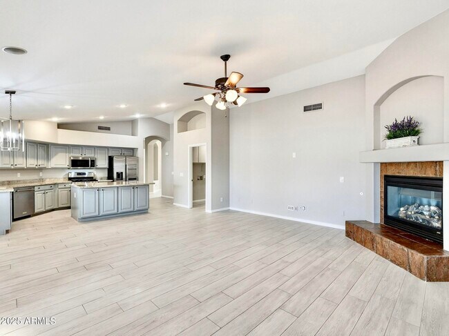 Building Photo - 9926 E Pantera Ave