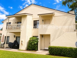 Building Photo - Large 2 bedroom condo on the first floor