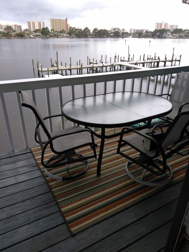 Building Photo - $500 discount on the first month's rent for qualified tenants Quality Waterfront Gated Community ...