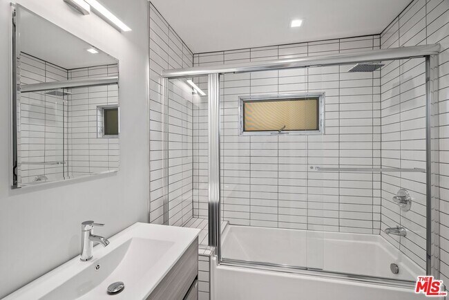 Building Photo - 22263 Buenaventura St