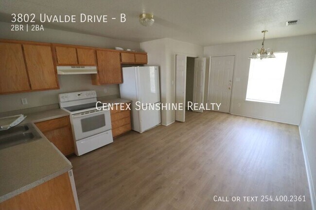 Building Photo - 3802 Uvalde Dr