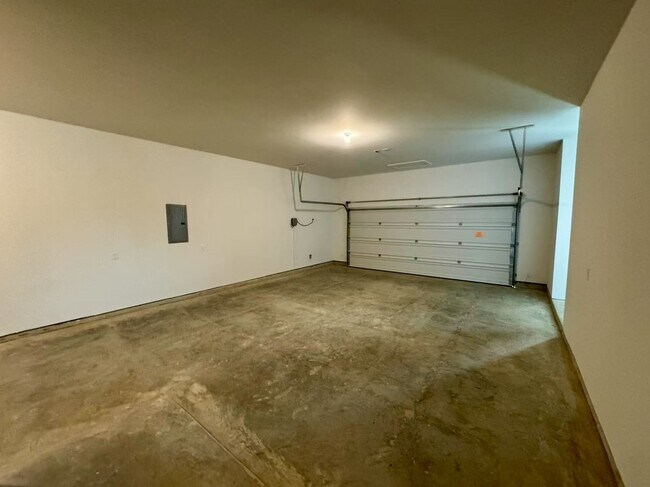 Building Photo - 31019 Sun Vly Dr
