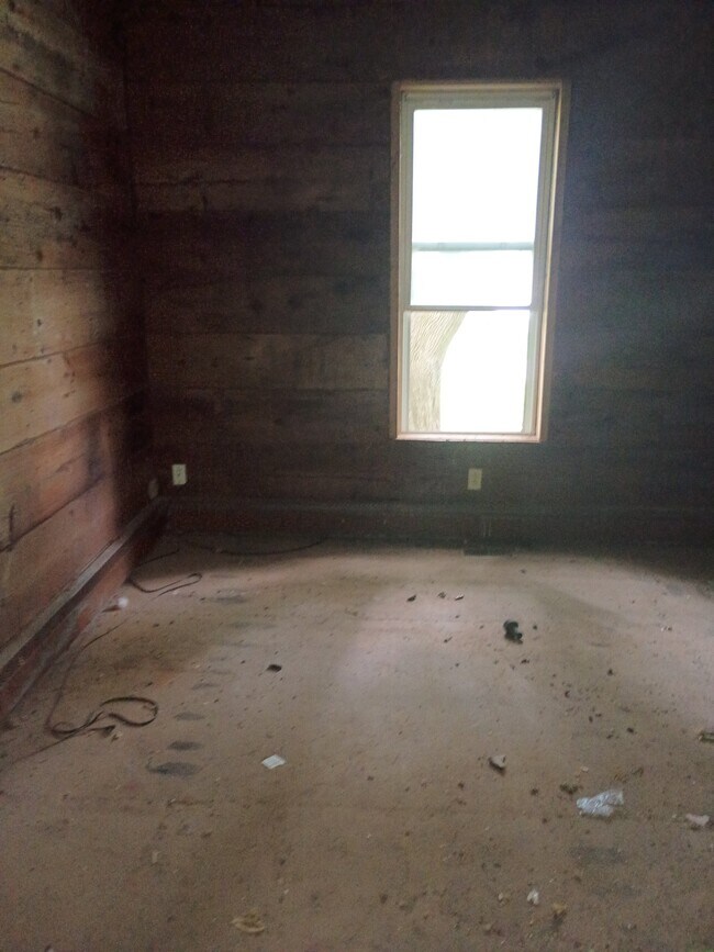 Building Photo - 303 Cedar St