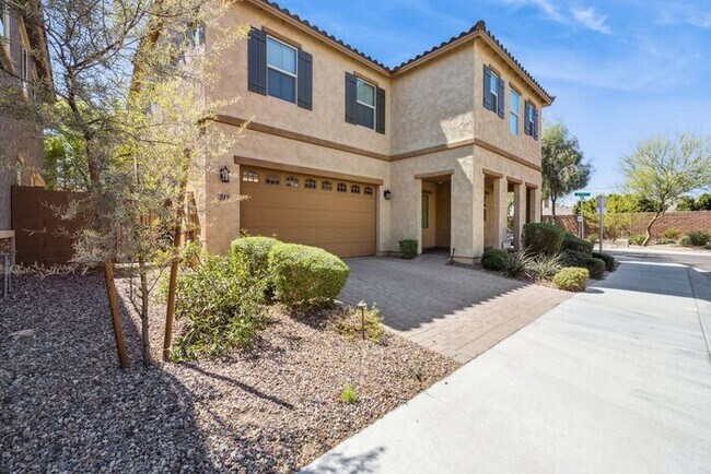 Building Photo - Modern 4-bedroom, 3.5-bathroom single-family home in the heart of North Tempe