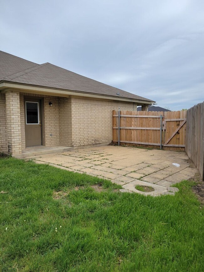 Building Photo - 3503 Dustin Ct