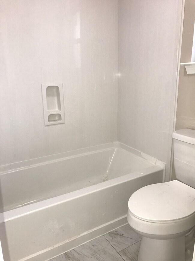 Building Photo - 16403 Ellis Ave