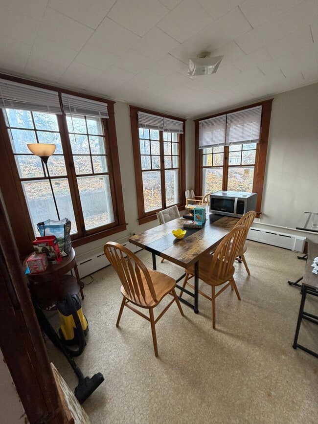 Building Photo - 203-205 King Street