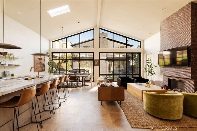 Building Photo - 354 5th Ave