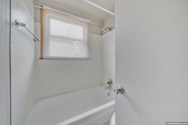 Building Photo - 227 Garfield Ave