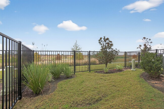 Building Photo - 16607 Lake Austin St