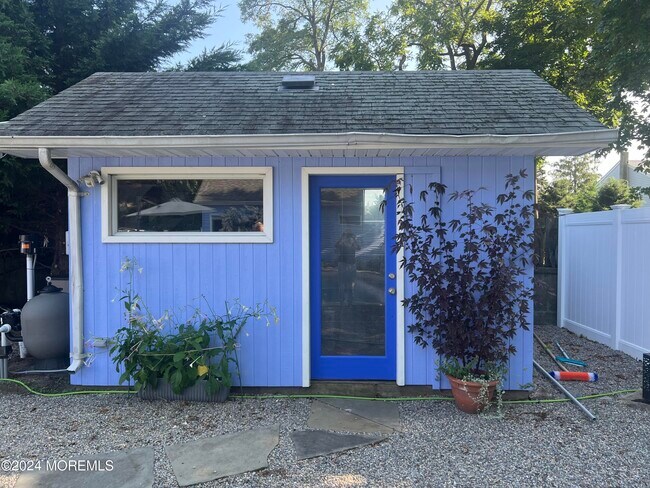 Building Photo - 509 Riverwood Park
