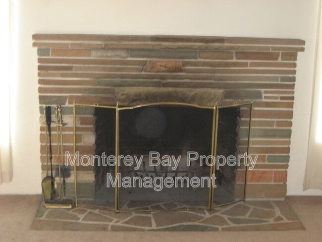 Building Photo - 701 Crocker Ave