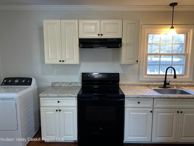 Building Photo - 1982-1984-1984 NY-32