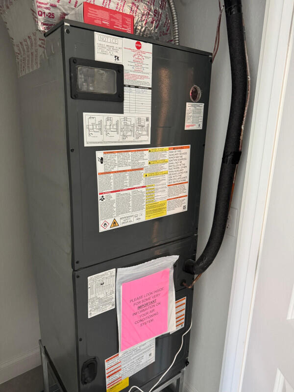 Building Photo - 1073 SW Benchor Ave