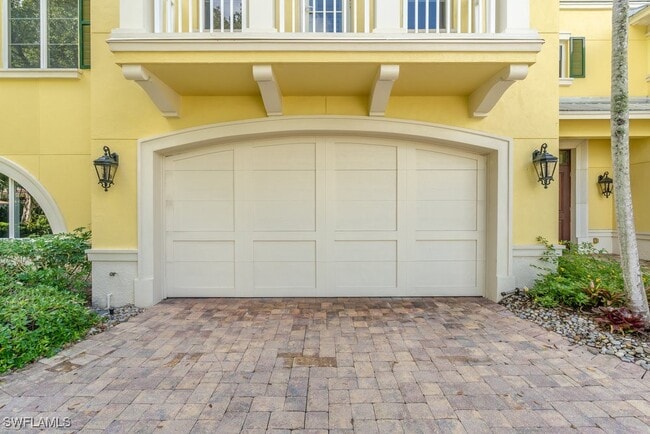 Building Photo - 300 3rd Ave S