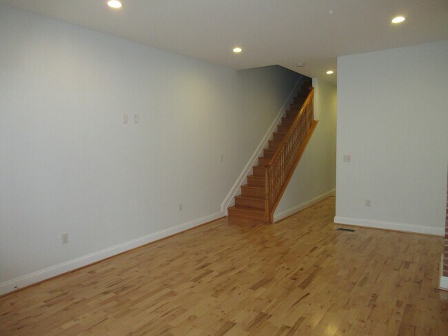 Building Photo - Charming 4 Bedroom/3.5 Bathroom Townhome with Parking Pad in Station North, MD!
