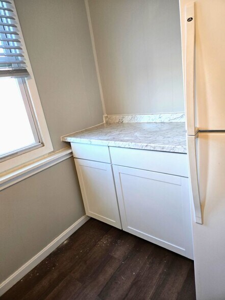 Building Photo - 848 Smith St