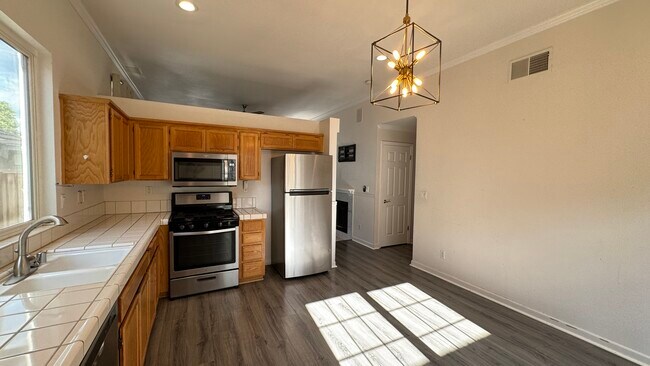 Building Photo - 5318 Pembroke Ct
