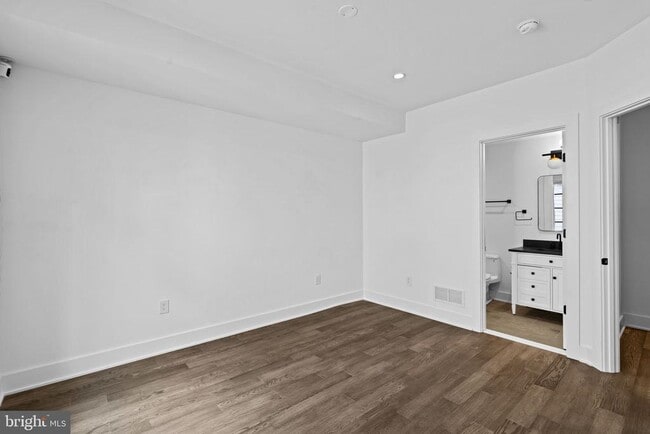 Building Photo - 742 S Broad St