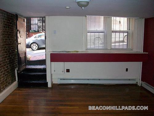 Building Photo - 72 Revere St