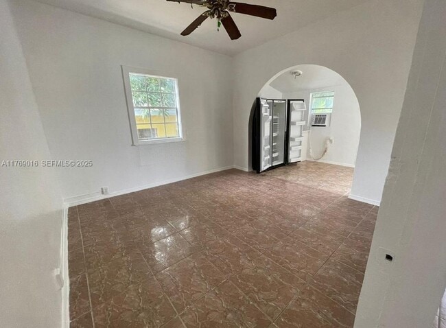 Building Photo - 707 4th St