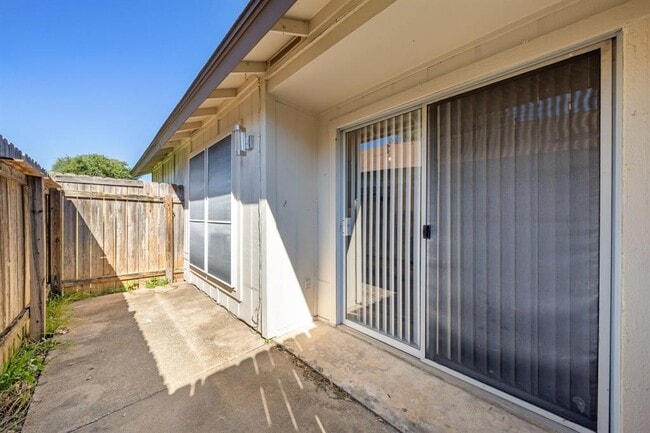 Building Photo - 11604 Norwegian Wood Dr