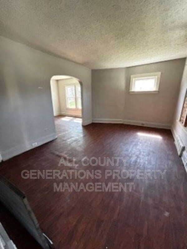 Building Photo - 1011 E 140th St