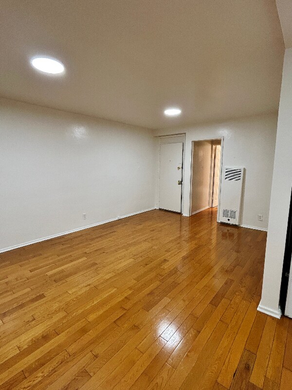 Building Photo - 1737 N Sycamore Ave