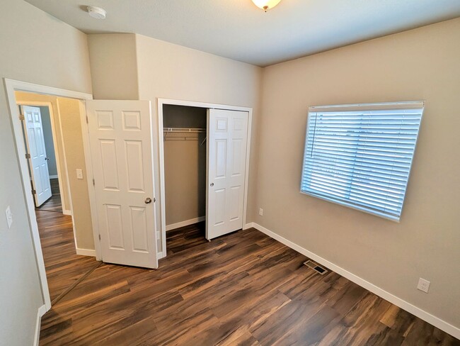 Building Photo - 9625 Rubicon Dr