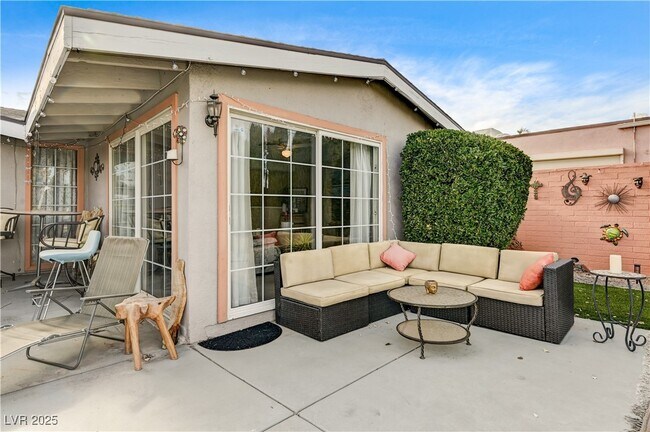 Building Photo - 1914 Ottawa Dr