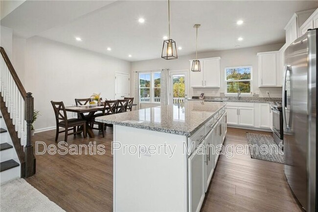 Building Photo - 416 Scharberry Ln