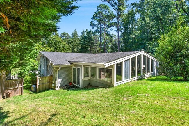 Building Photo - 1708 Childerlee Ln NE
