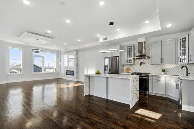 Building Photo - 122 Terrace Ave
