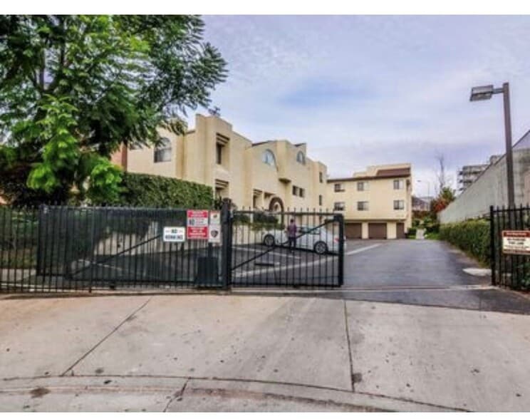 Building Photo - 13825 Beaver St