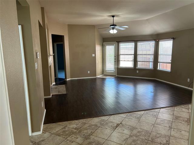 Building Photo - 816 Lake Grove Dr