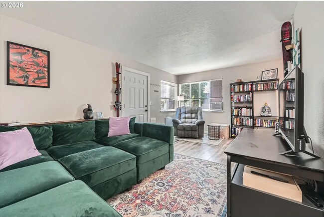 Building Photo - Ready Now - Just A Birdie Away from Rose City Golf Course!