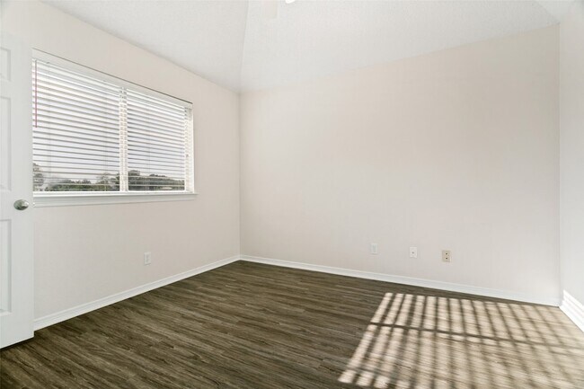 Building Photo - 4149 Creekmeadow Dr