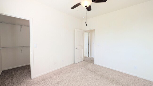 Building Photo - Perfect Single Story Home in Sacramento!