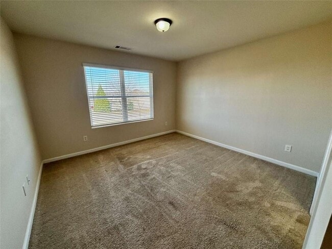 Building Photo - 637 Carlton Pointe Dr