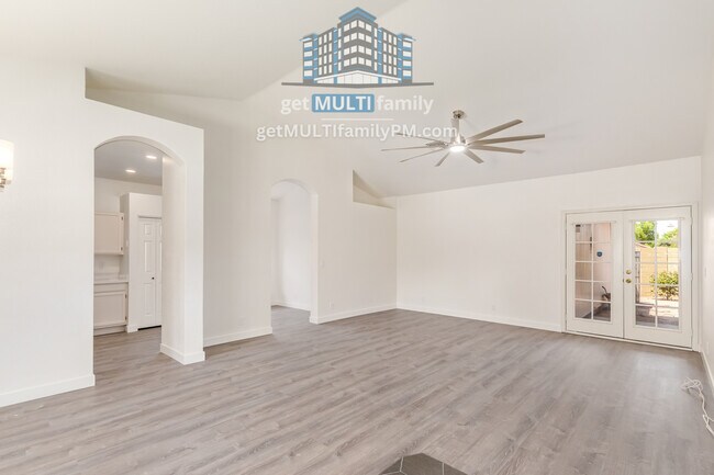 Building Photo - 234 N Heritage Dr