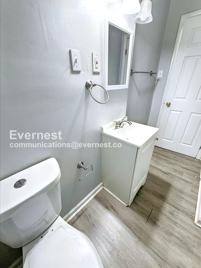 Building Photo - 5404 Bryant Blvd